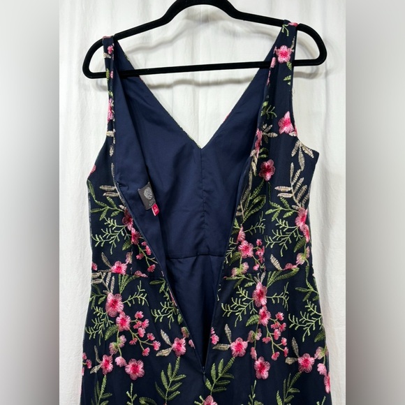 Vince Camuto Floral Embroidered Midi Dress Size 12 Blue Pink Sleeveless NWT - Picture 5 of 16